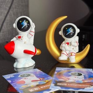 2 x Interstellar Astronaut Outer Space Explorer - Landing Moon & Return